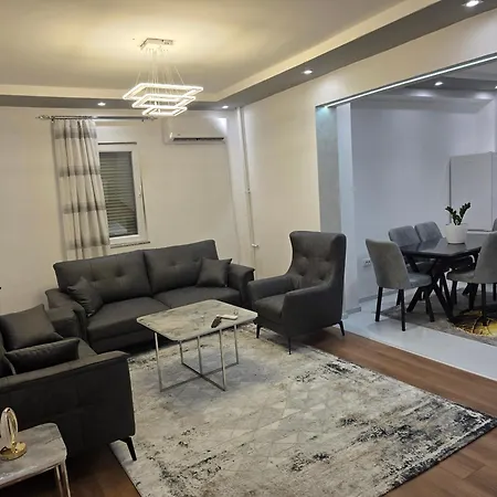 Sever ,cair Apartment *